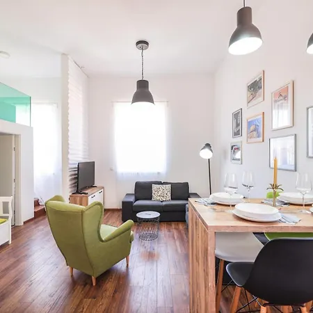 Sweet Escape - Old Town * Ζαντάρ